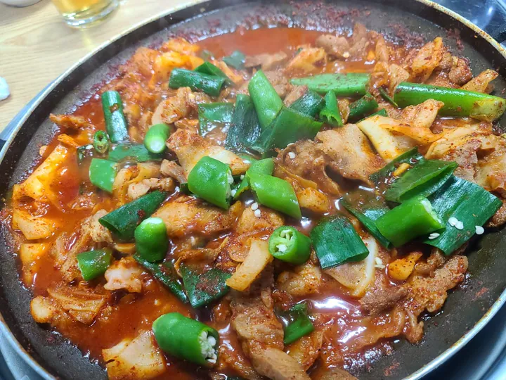 다운목살구이식당